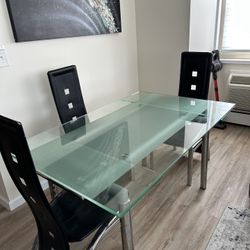Glass Dining Room Table Which 4 Chairs 