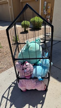 Stuffed Animals with Plastic Storage Holder