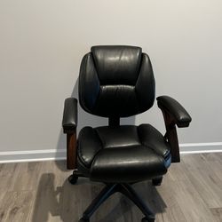 New Rooms To Go Office Chair. for Sale in Bethlehem GA OfferUp