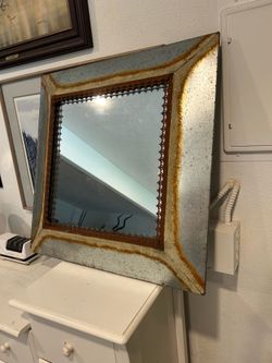 Decorative mirror