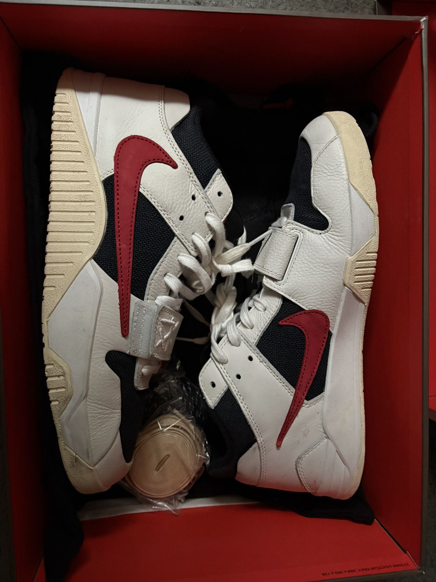 Jordan/travis Scott’s