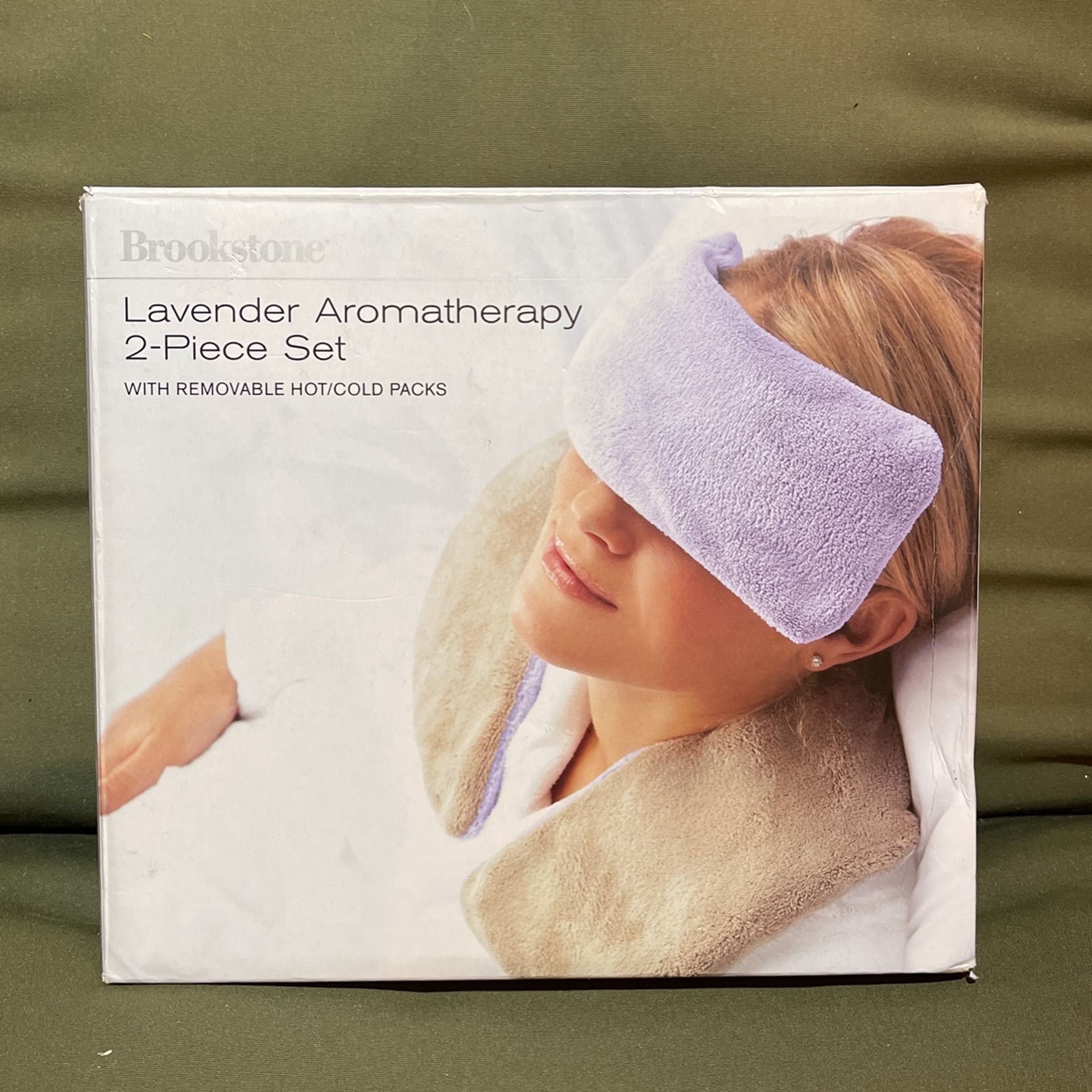 Brookstone lavender aromatherapy two piece set with removable hot/cold packs, Great Christmas gift!