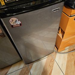 Magic Chef Mini Fridge Freezer