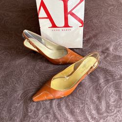 Brown Ann Klein Heels…9M…never Worn