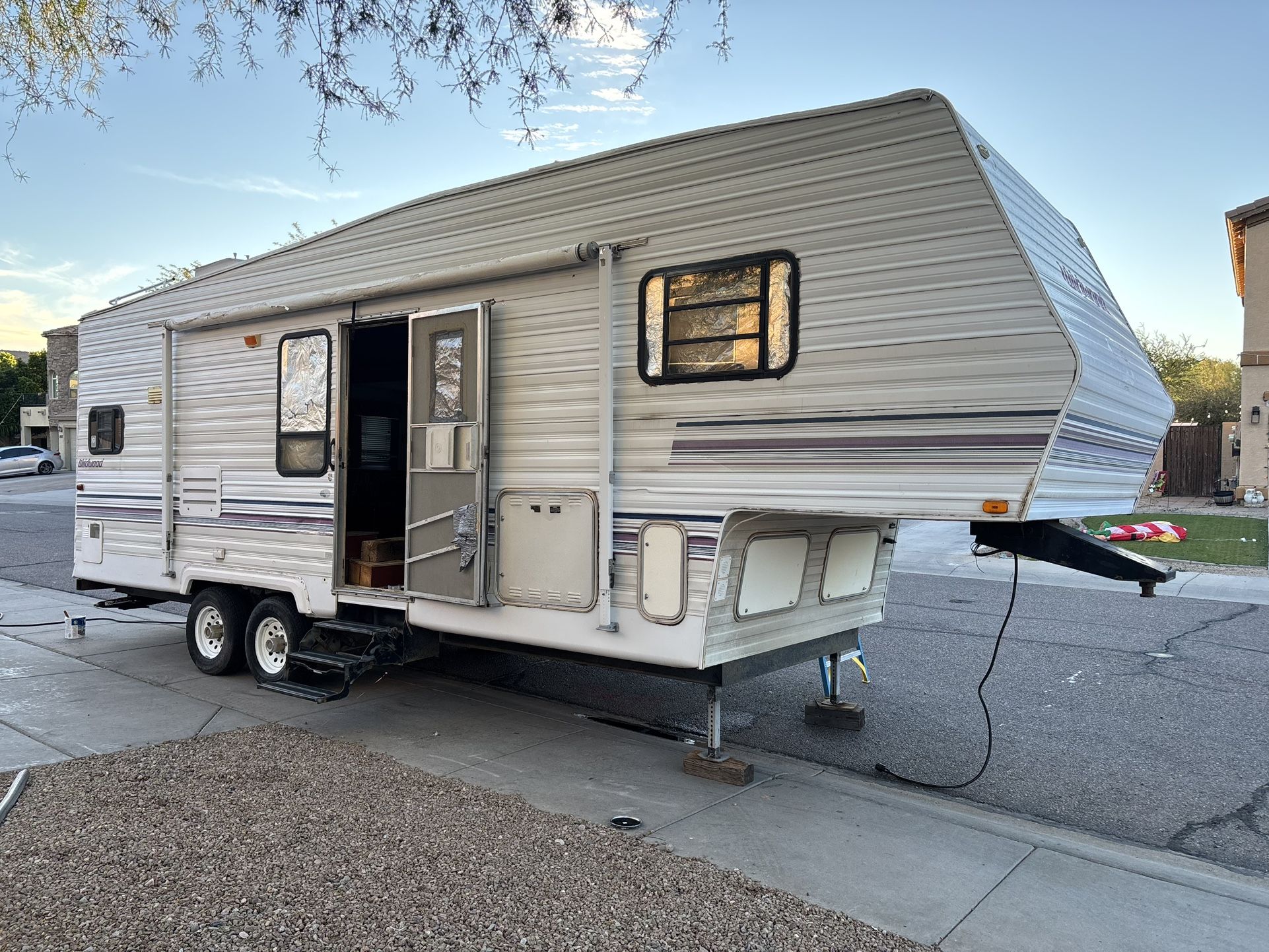 Huge Slide Out Wildwood Fifthwheel Rv