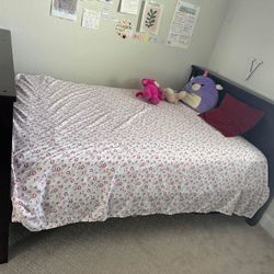 Bunk bed FULL /TWINgg with mattresses on move out sale