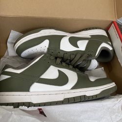Nike Dunks 