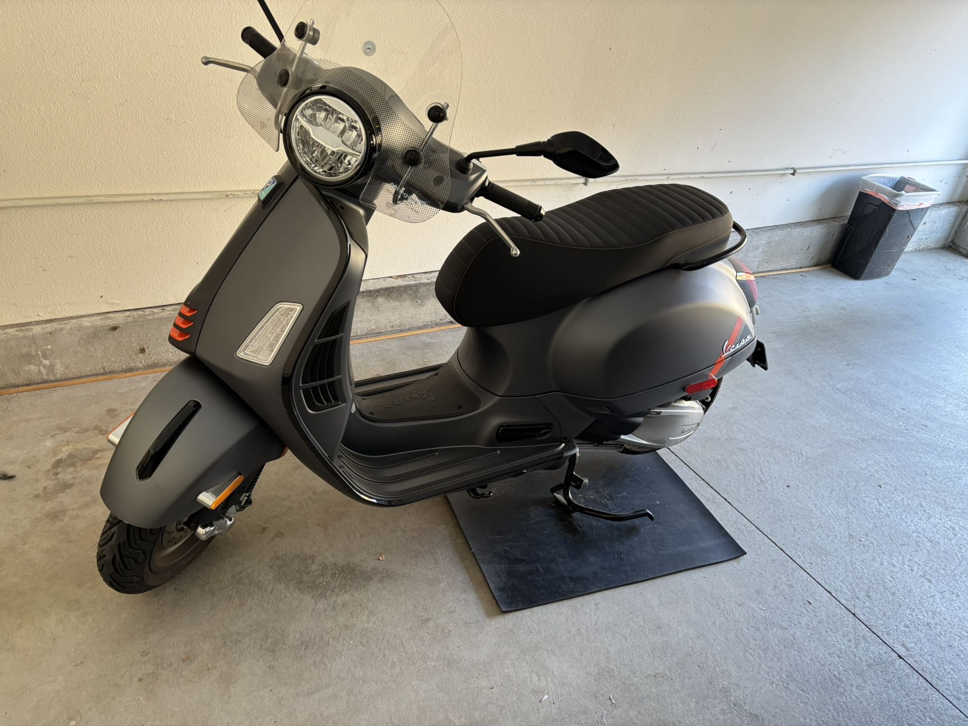 Vespa Super Sport GTS 300