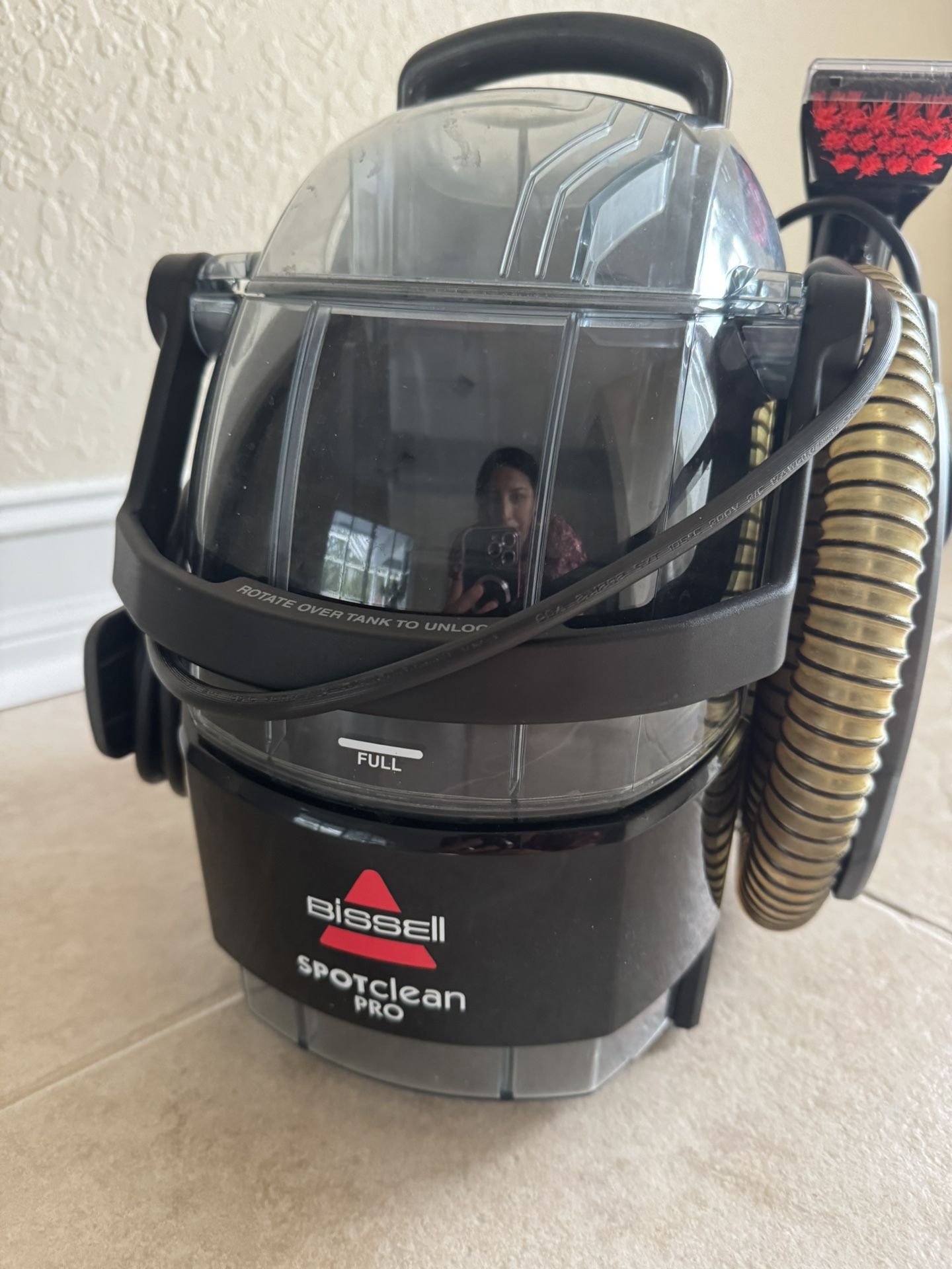 ๐งผ BISSELL SpotClean Pro โ Powerful Carpet & Upholstery Cleaner