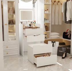 Make up vanity