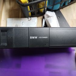 (BMW). CD Changer 