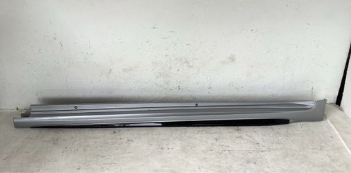 2018-2023 Toyota Camry left rocker molding (6)