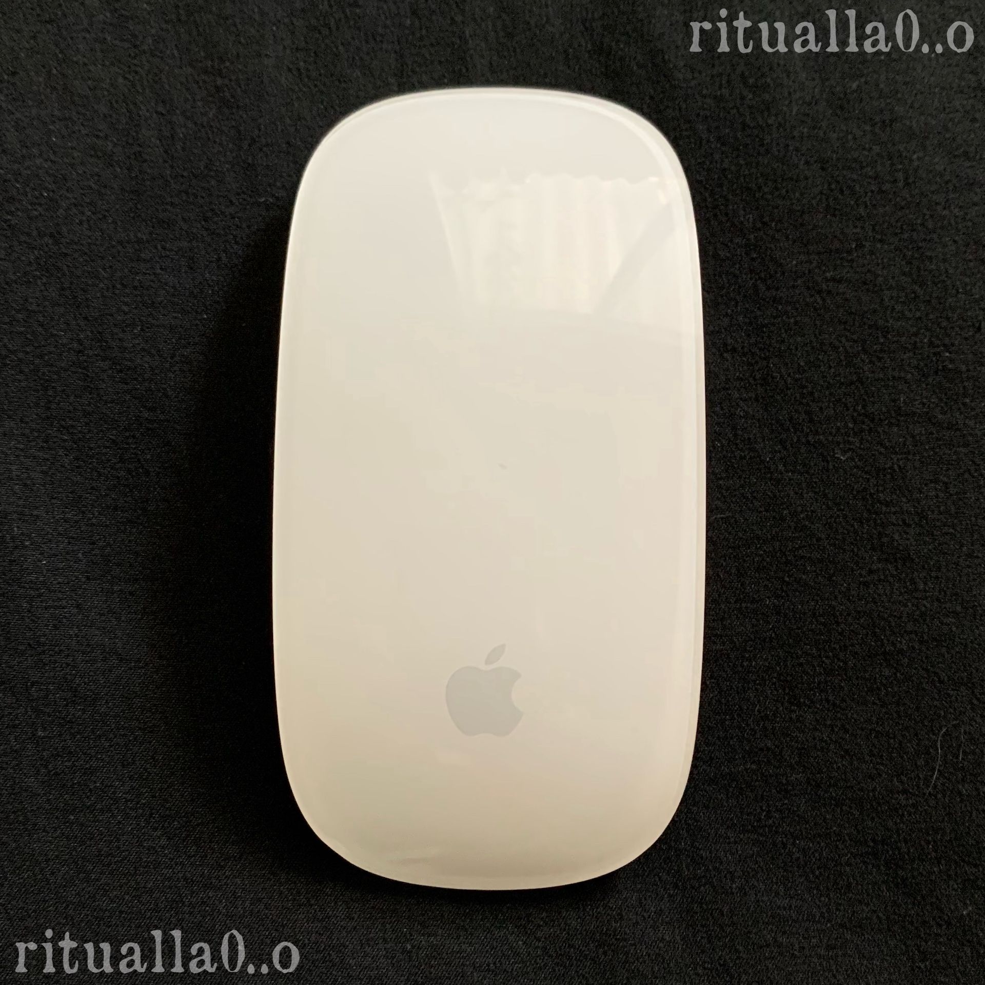 Apple Magic Mouse 1st Gen, Wireless Bluetooth, Silver & White, Pre-Owned