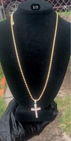 925 silver chain with moissanite pendant