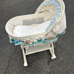 Graco Baby Bassinet with Canopy