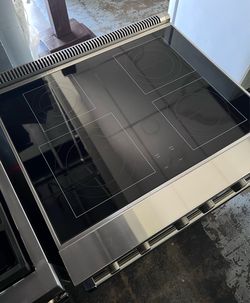 Viking Professional 30” Induction Range – Stainless Steel – $3,000