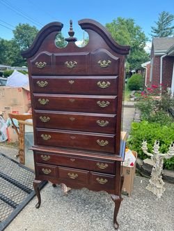 Thomasville "Winston Court" Cherry Highboy Dresser – Good Condition