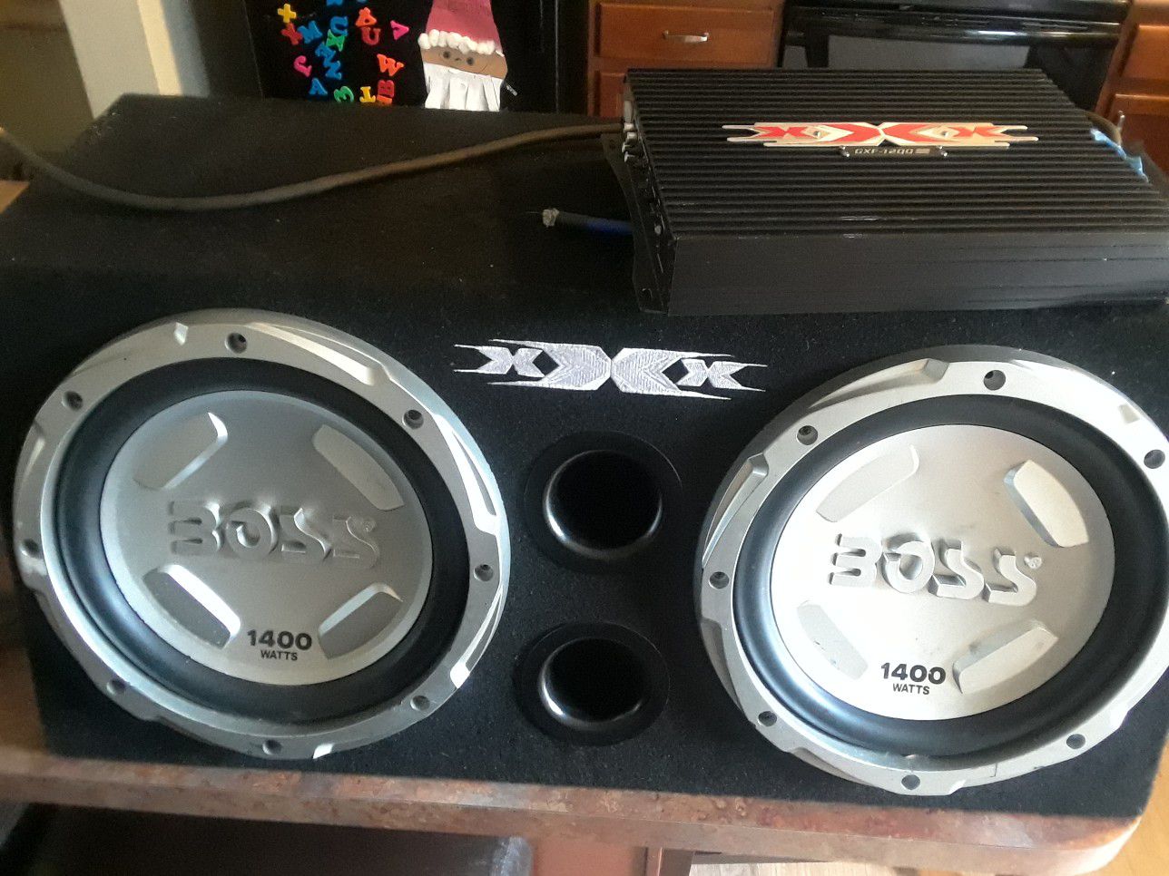 Payed 400 for da set asking for 250 great two 12 speakers very loud only 5 months old