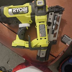 18 V