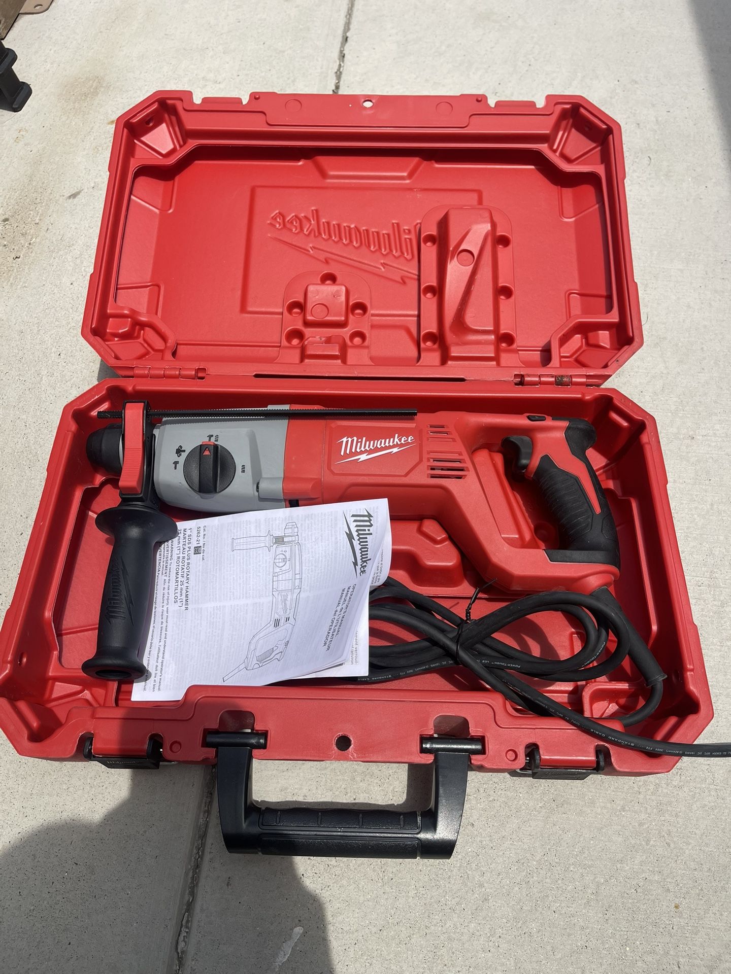 Milwaukee 8 Amp Corded 1 in. SDS D-Handle Rotary Hammer