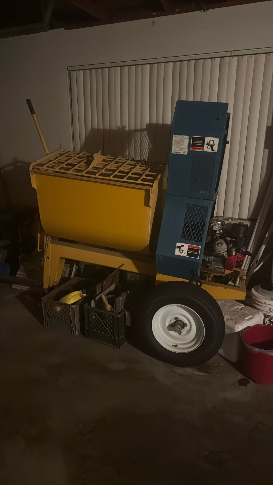 Towable mortar and concrete Mixer