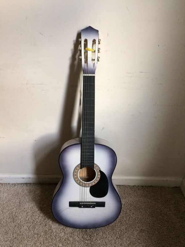 ACOUSTIC GUITAR