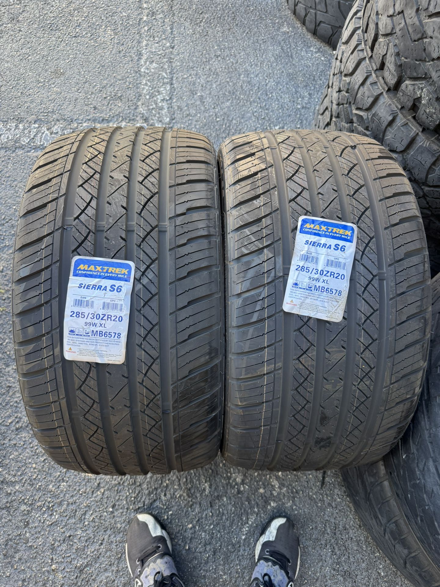 Maxtrek 285 30 R20 