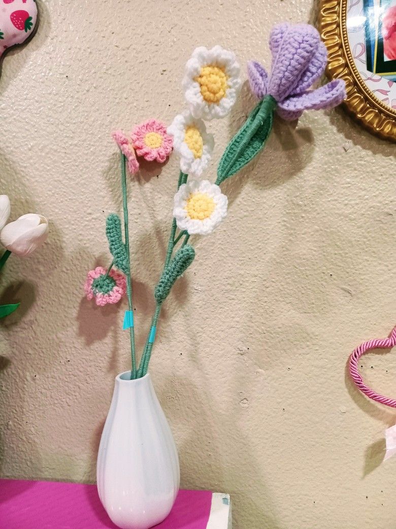 Crochet Flowers In Vase
