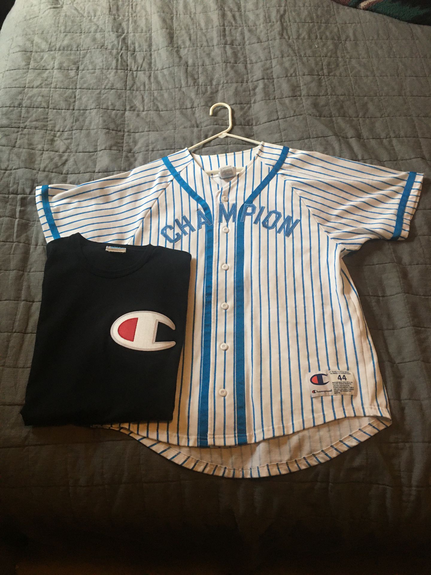 Champion Men’s Large Baseball Jersey & Champion Mens Large T-Shirt