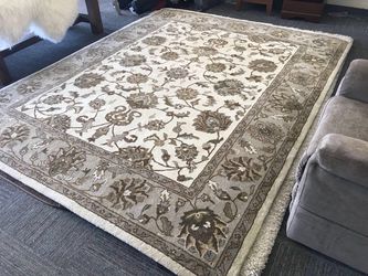 100% wool large area rug 8x10’