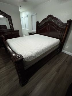 California King  Bedroom Set. no box spring/mattress