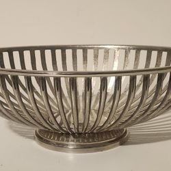 Teleflora Gift Silverplate Vintage Bread Fruit Basket 9" x 6" x 3" D50