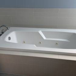 Jacuzzi Bath Tub 