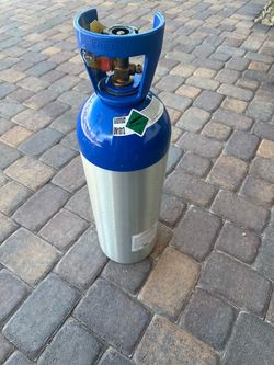 Off-road  co2 / fish tank air tank filled 25 lbs. like new