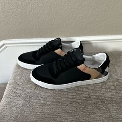 Burberry - Low Top Sneaker -Black