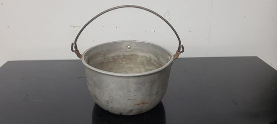 Vintage Aluminum Pot with Handle