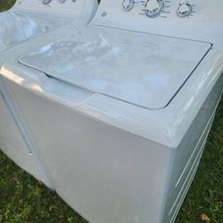 LIKE NEW GE SUPER CAPACITY WASHER AND DRYER MATCHED SET - FREE DELIVERY AND INSTALLATION 
