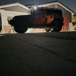 Jeep 5 Wheels With 35S Mud Tires