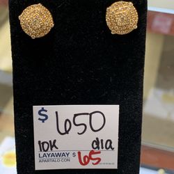 10k Diamond Stud Earrings 