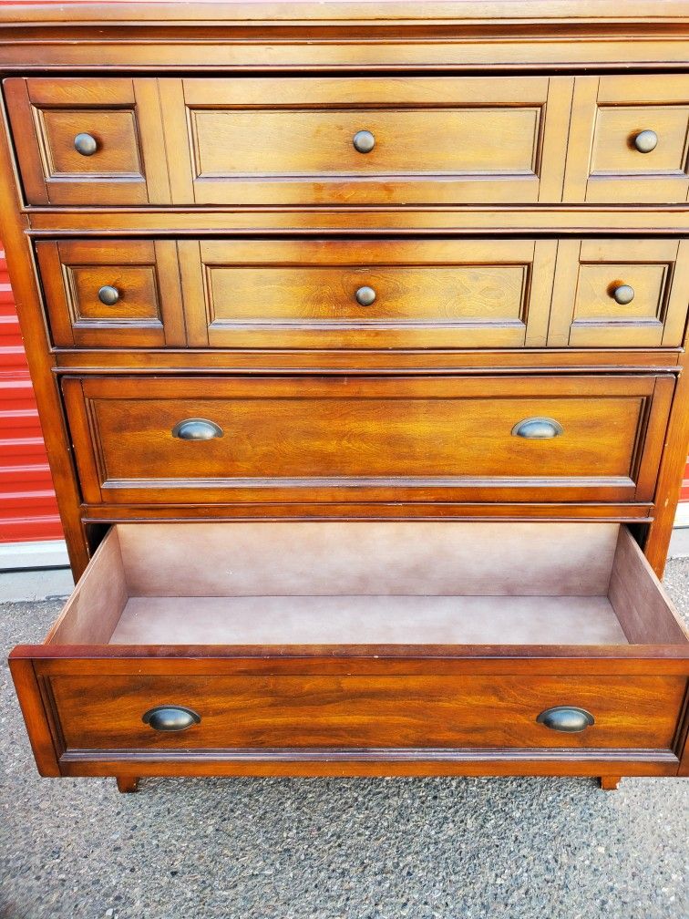 Very Nice Dresser