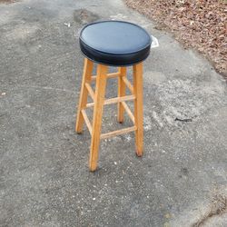 Stool In Excellent Condition 