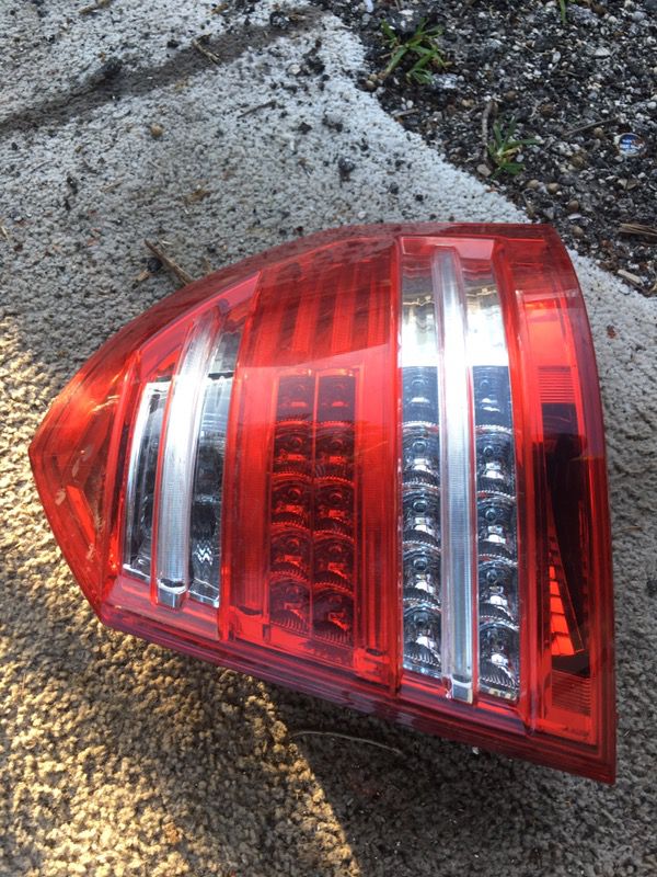2010 2011 2012 mercedes gl450 gl350 gl550 real right tail lamp