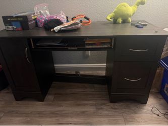 Free desk