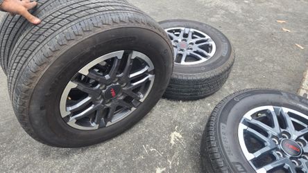 se venden juegos de llantas con rines para toyota tacoma rd