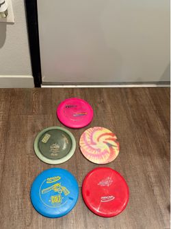 Lot of 5 disc golf discs