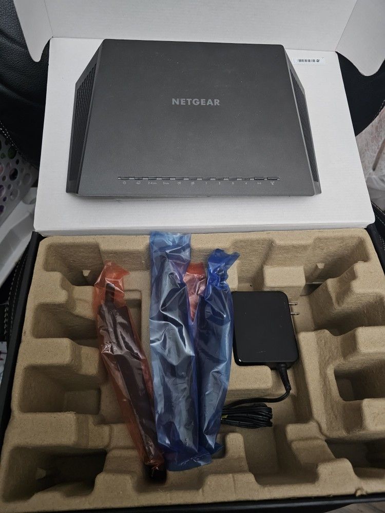 NETGEAR Nighthawk Smart WiFi Router (R7000) - AC1900