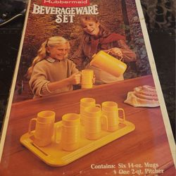 Vintage Rubbermaid 8 Peice Beverageware Set