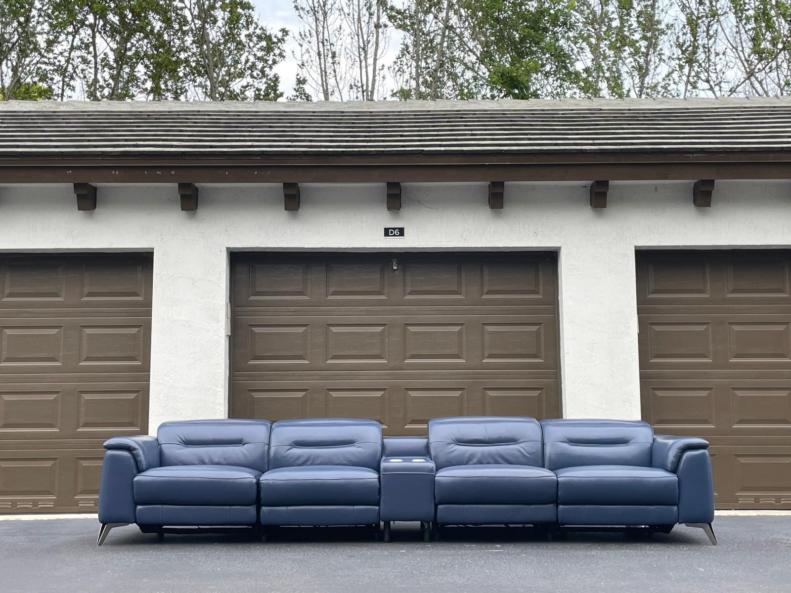 Recliners Couch/Sofa - 5 Months Old - Blue - Real Leather - Delivery Available 🚛