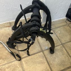 saris 3 bike rack ! $100 delivery 🚚 included! 