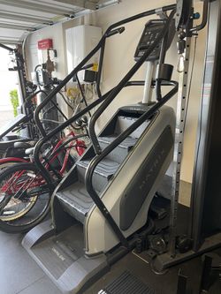 🔴MATRIX STAIR CLIMBER🔵SPORTS WORKOUT GYM EQUIPMENT